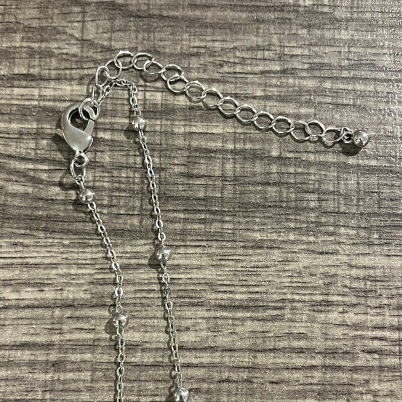 Elegant Silver Heart Pendant Necklace - Picture 5 of 5